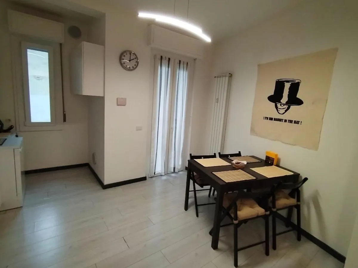 アパート Appartamento Vicino Metro Precotto Ristrutturato ミラノ イタリア