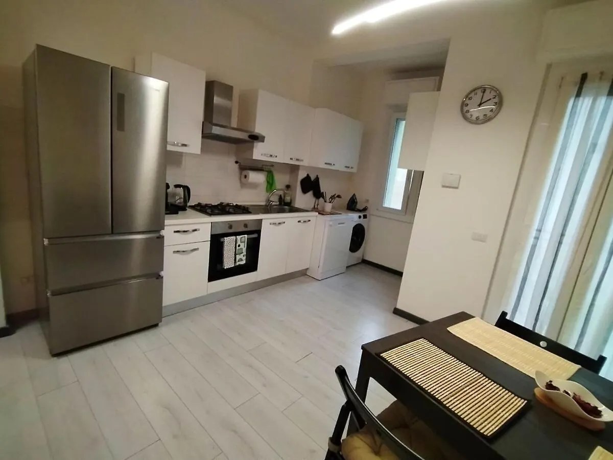 Apartamento Appartamento Vicino Metro Precotto Ristrutturato Milão